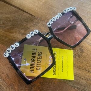 Custom vintage oversized sunglasses square frames feel the music baby